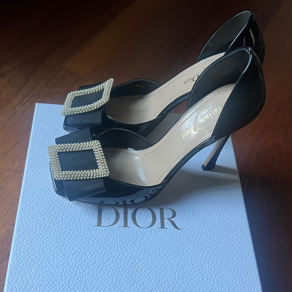 Dior Idylle Black Patent Pumps with Pearl detail